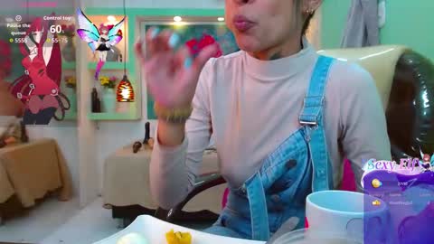 Snapshot of lorenapinto_ chatting on 02/03/26, 02:53 lore online show from 02/03/26, 02:53