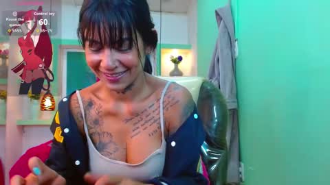 Snapshot of lorenapinto_ chatting on 02/07/26, 01:15 lore online show from 02/07/26, 01:15