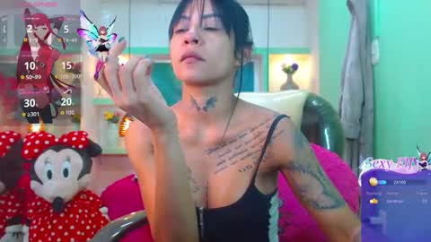 Snapshot of lorenapinto_ chatting on 02/15/26, 05:37 lore online show from 02/15/26, 05:37