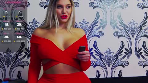 Snapshot of lorenaryan chatting on 12/23/24, 12:52 lorenaryan online show from 12/23/24, 12:52