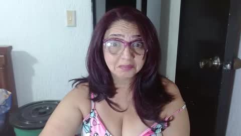Snapshot of lorenatits chatting on 01/25/25, 12:06 Lorena.. online show from 01/25/25, 12:06