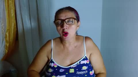 Snapshot of lorenatits chatting on 09/17/25, 11:28 Lorena.. online show from 09/17/25, 11:28