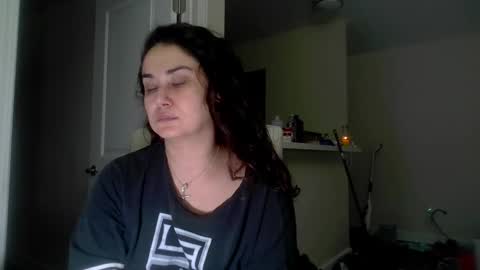 Snapshot of lorenlovely chatting on 12/17/25, 10:05 lorenlovely online show from 12/17/25, 10:05