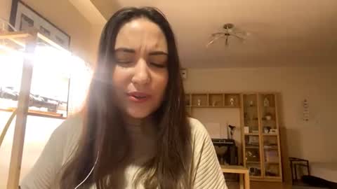 lorenrutty online show from 11/18/25, 07:13