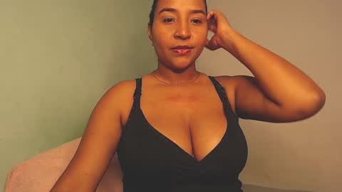 Loretta Gmez online show from 01/19/25, 02:25