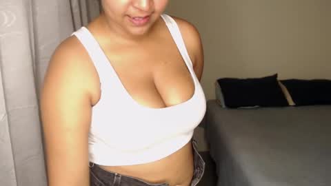 Loretta Gmez online show from 03/01/25, 04:37