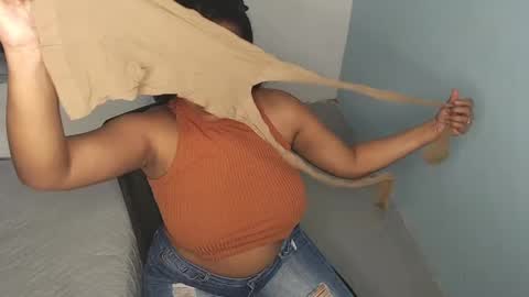 Loretta Gmez online show from 04/12/26, 12:04