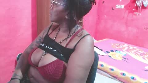 Snapshot of loretybighot chatting on 05/21/26, 04:36 loretybighot online show from 05/21/26, 04:36