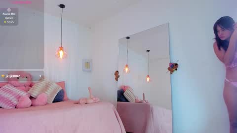 Lori Evans online show from 09/23/25, 07:55