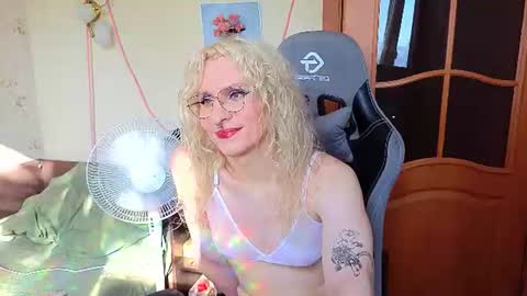 Snapshot of lori_myaf chatting on 07/31/26, 01:54 Lori ----------------------------------- online show from 07/31/26, 01:54