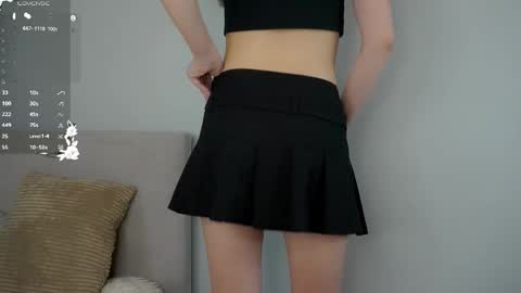 Snapshot of loriamarzinske chatting on 10/22/25, 09:14 Naomi online show from 10/22/25, 09:14