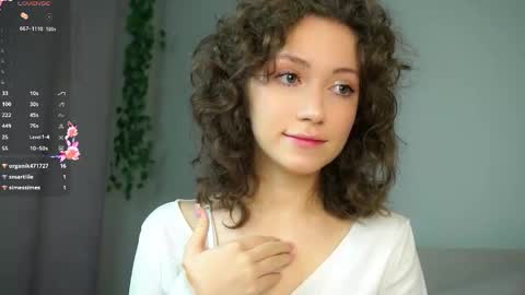 Snapshot of loriamarzinske chatting on 11/14/25, 09:46 Naomi online show from 11/14/25, 09:46