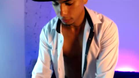 Lorian Vikel  online show from 02/06/26, 05:01