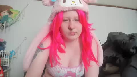 Snapshot of loricritter2 chatting on 03/01/25, 04:44 Lori Critter online show from 03/01/25, 04:44