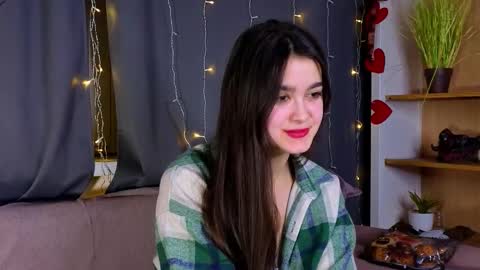 Nicole online show from 03/25/26, 08:26