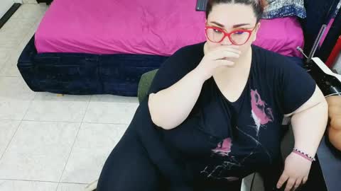 Snapshot of loriscohen chatting on 04/16/26, 04:02 loriscohen online show from 04/16/26, 04:02