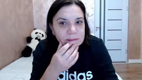 LorraGrey online show from 02/04/26, 07:03