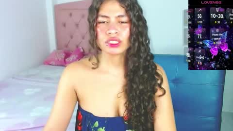 Snapshot of lorraine_rosse chatting on 11/07/25, 05:18 lorraine online show from 11/07/25, 05:18