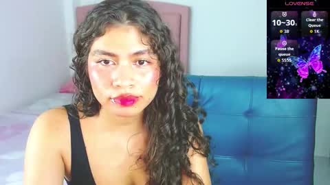 Snapshot of lorraine_rosse chatting on 11/15/25, 07:27 lorraine online show from 11/15/25, 07:27