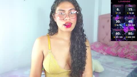 Snapshot of lorraine_rosse chatting on 11/26/25, 03:40 lorraine online show from 11/26/25, 03:40