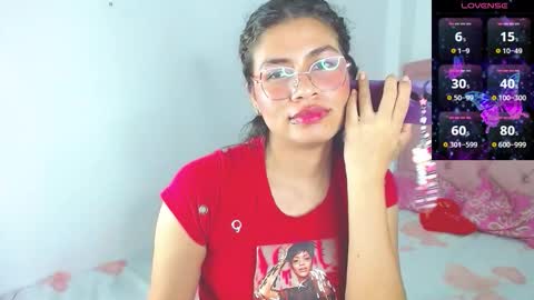 Snapshot of lorraine_rosse chatting on 12/20/25, 06:09 lorraine online show from 12/20/25, 06:09