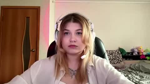 Snapshot of lorrainepurkiss chatting on 06/17/26, 08:39 Stasha online show from 06/17/26, 08:39