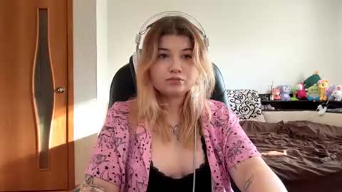 Snapshot of lorrainepurkiss chatting on 07/13/26, 09:01 Stasha online show from 07/13/26, 09:01