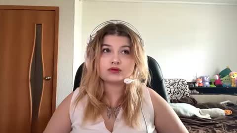 Snapshot of lorrainepurkiss chatting on 07/14/26, 02:05 Stasha online show from 07/14/26, 02:05