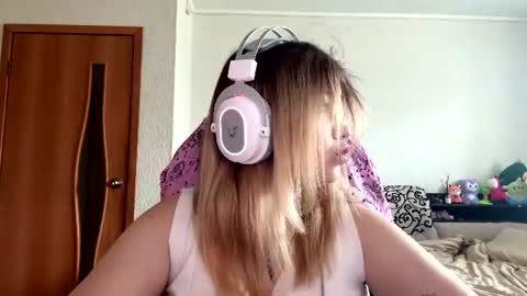 Snapshot of lorrainepurkiss chatting on 07/18/26, 04:38 Stasha online show from 07/18/26, 04:38