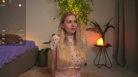 Snapshot of lorrie_love_story chatting on 12/10/24, 02:28 Lorrie online show from 12/10/24, 02:28