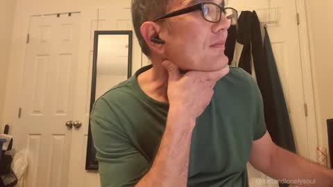 Snapshot of lostandlonelysoul chatting on 10/12/25, 04:11 Hazemir online show from 10/12/25, 04:11