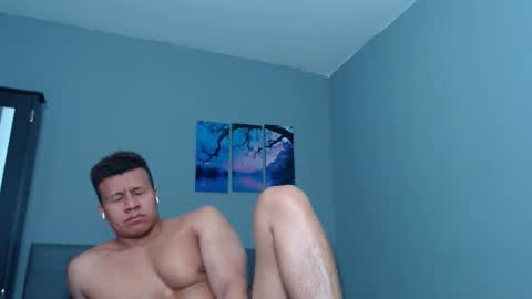 Snapshot of lothbrok_strong chatting on 11/13/25, 01:04 lothbrok online show from 11/13/25, 01:04