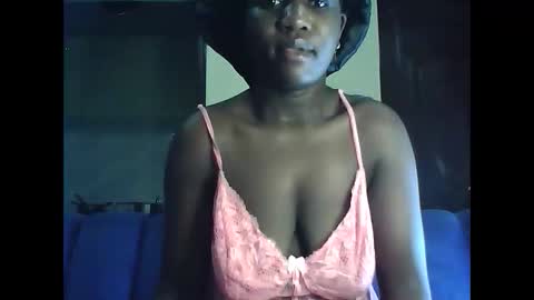 lotty_lavilla online show from 04/21/26, 02:51