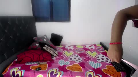 lou_anna02 online show from 11/04/25, 10:20