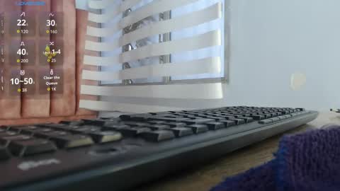 Snapshot of lou_rosse chatting on 09/15/25, 09:59  Lou Rosse  online show from 09/15/25, 09:59
