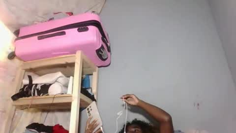 Snapshot of louane98 chatting on 02/08/26, 07:06 louane98 online show from 02/08/26, 07:06