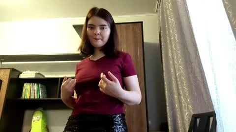Esma online show from 05/10/26, 08:08