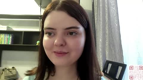 Esma online show from 05/17/26, 09:06
