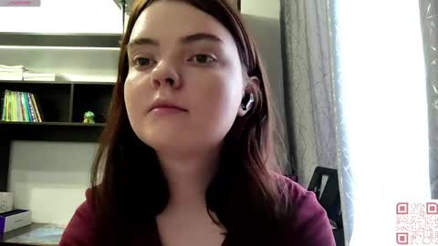 Esma online show from 05/31/26, 09:05