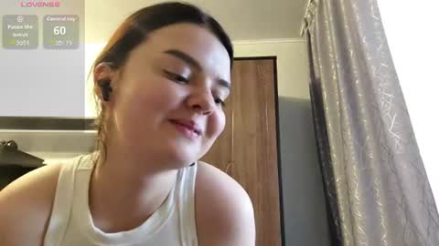 Esma online show from 06/23/26, 11:08