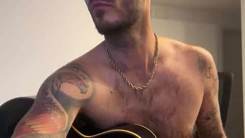 Snapshot of loudini_ chatting on 10/25/25, 10:01 lewyay online show from 10/25/25, 10:01