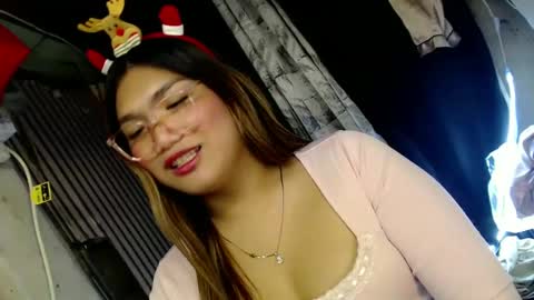 Snapshot of louheart chatting on 12/26/24, 09:04 Sweet online show from 12/26/24, 09:04