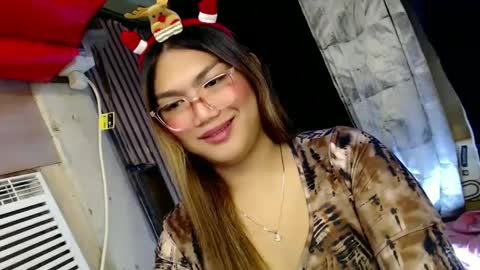 Snapshot of louheart chatting on 12/27/24, 01:07 Sweet online show from 12/27/24, 01:07