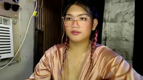 Snapshot of louheart chatting on 01/12/25, 12:33 Sweet online show from 01/12/25, 12:33