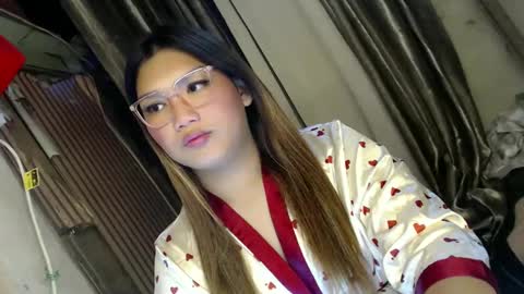 Snapshot of louheart chatting on 03/11/25, 08:53 Sweet online show from 03/11/25, 08:53