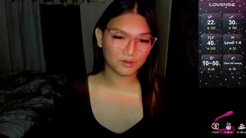 Snapshot of louheart chatting on 12/17/25, 10:10 Sweet online show from 12/17/25, 10:10