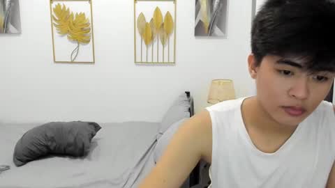 Snapshot of louie_cute_asian chatting on 03/05/25, 03:51 Kylie online show from 03/05/25, 03:51