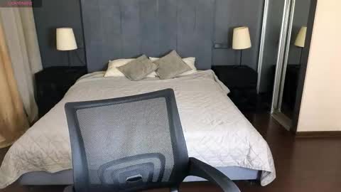 Snapshot of louie_evans chatting on 09/21/25, 09:05 louie_evans online show from 09/21/25, 09:05