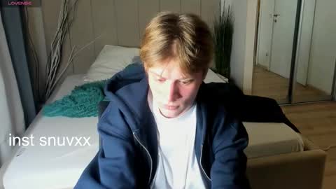 Snapshot of louie_evans chatting on 11/02/25, 08:22 louie_evans online show from 11/02/25, 08:22