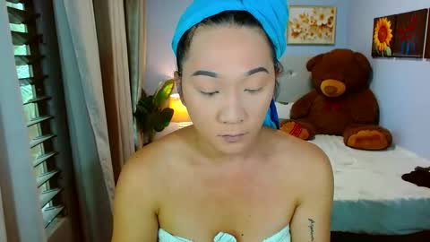 Snapshot of louie_sexy chatting on 09/19/25, 04:58 Cathy online show from 09/19/25, 04:58